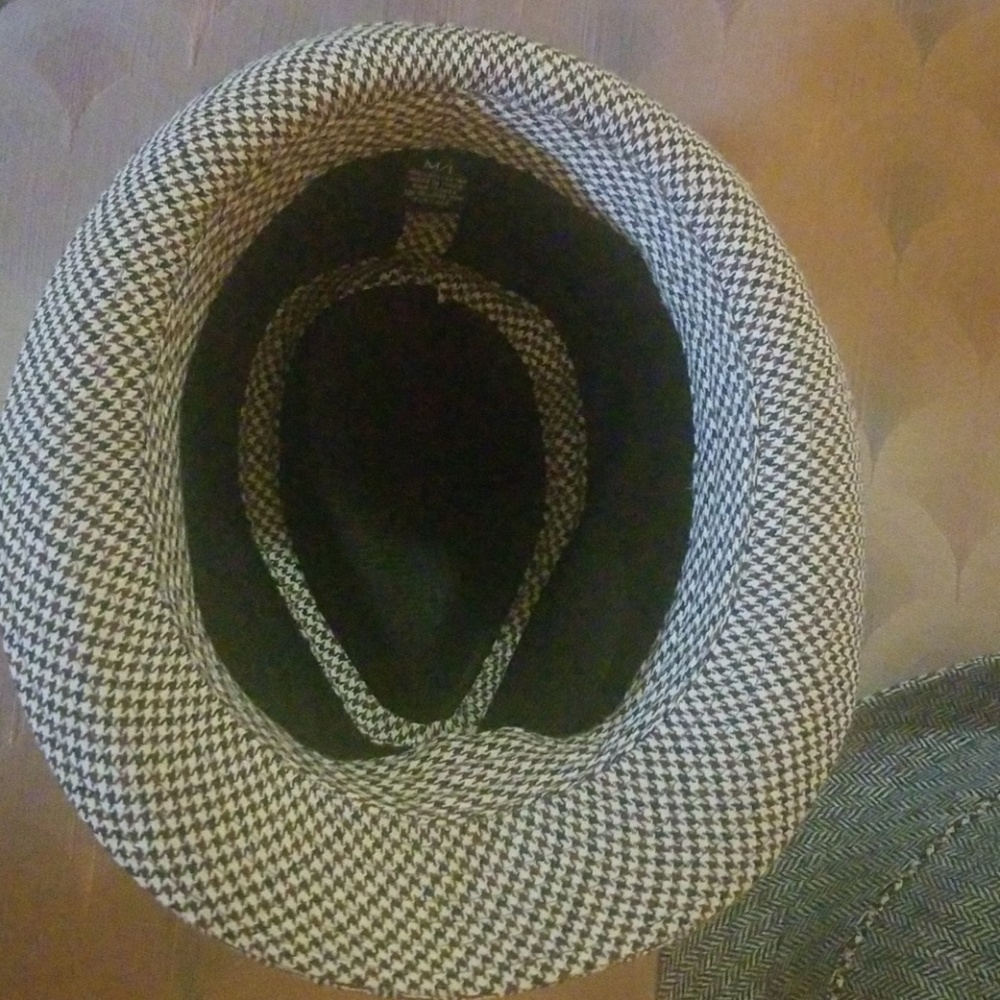 Hat - Picture 3 of 3